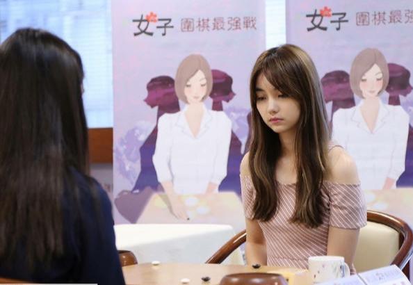 围棋界“千年一遇的美少女”——黑嘉嘉，中澳混血围棋女神