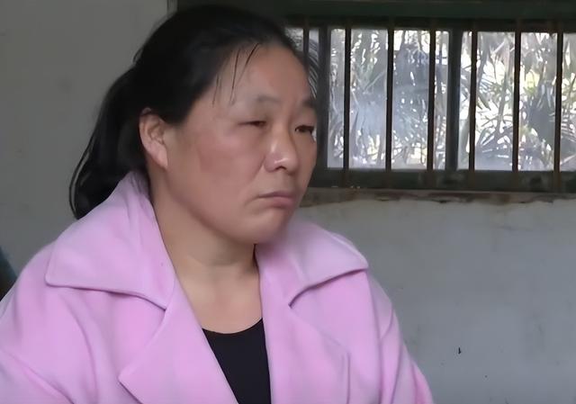 21年，花季少女身患重病，成为了“吸血鬼”，养母不弃生母不治