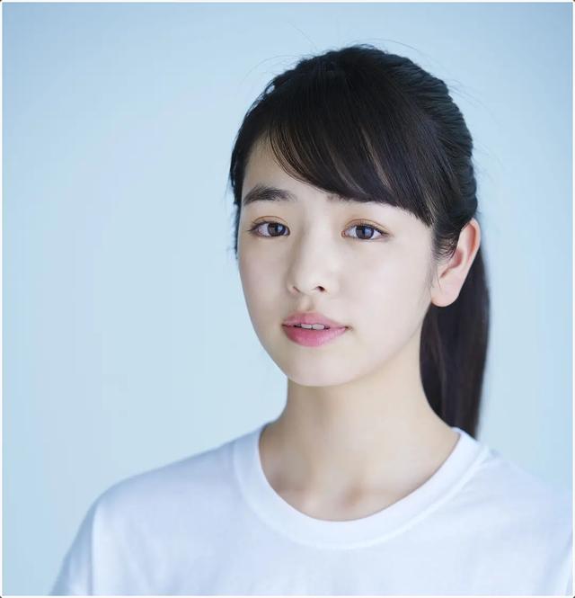 横田真悠，清纯高颜值美女，加入出川女孩