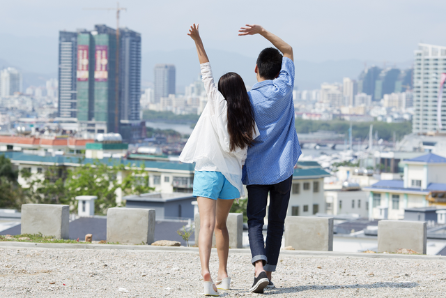 那年，旅游偶遇高中女同学，在民宿客栈度过了几天美好的时光