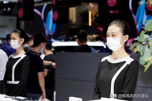 成都车展美女礼仪特辑：口罩下的神秘美感