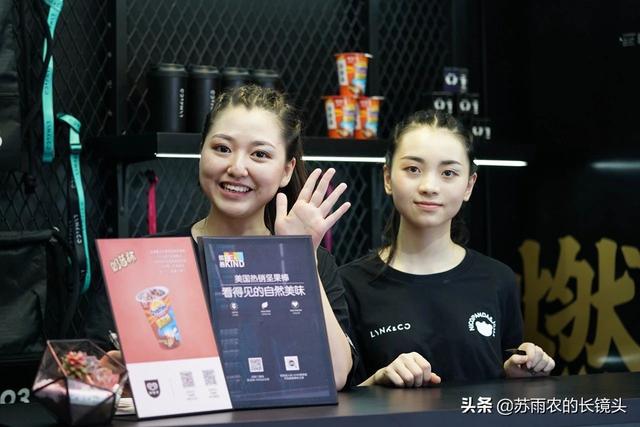 成都车展美女礼仪特辑：口罩下的神秘美感