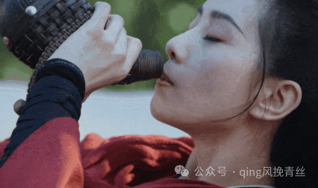 她的吃戏让我惊艳！《繁花》唐嫣大口吃年糕，撕下了多少演员的