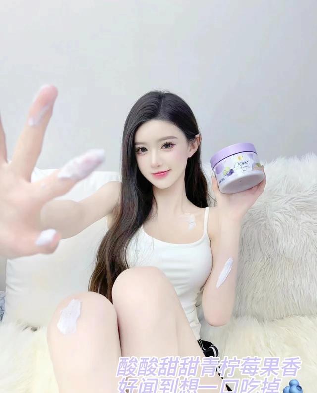 清春白月光，那如诗如画的牛奶肌美女