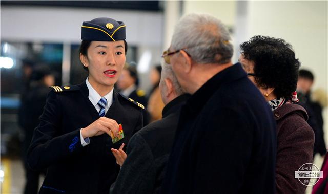 地铁人丨“美女站长”蒋宇杰：每一位乘客的安全 都是我们勇往直前的动力