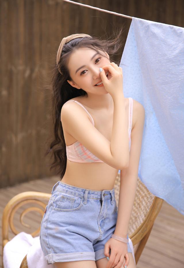 夏日美女沐浴 比基尼性感写真