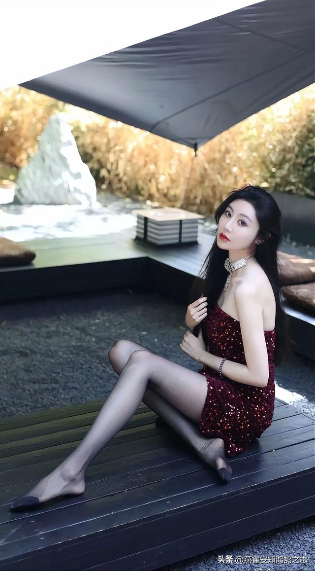 黑丝美女的诱惑