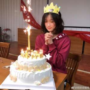 安溪美女榜(福建女排为18岁天才庆生四大美女副攻同框 小清新带头祝福小仙女)