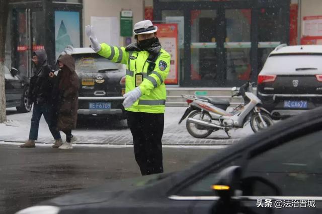 【陵川交警】警徽下盛开的警花！女神节特辑