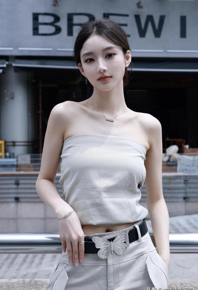 记录生活的瞬间：气质美女室外摄影写真