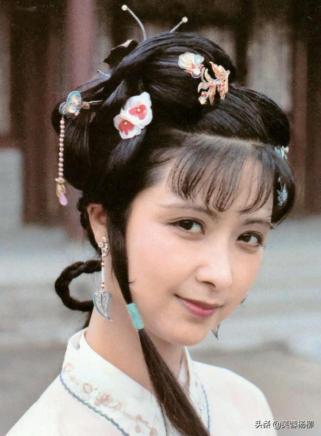 87《红楼梦》她漂亮洋气，上妆后成古典美女，前后判若两人