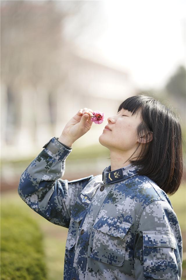 最美女兵写真曝光！飒