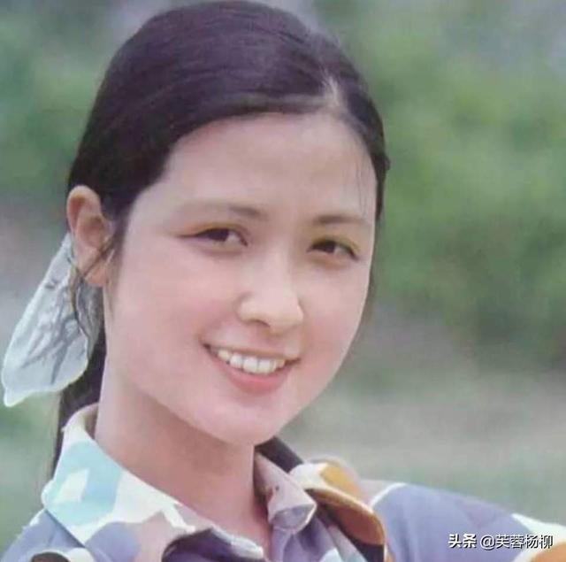 87《红楼梦》她漂亮洋气，上妆后成古典美女，前后判若两人