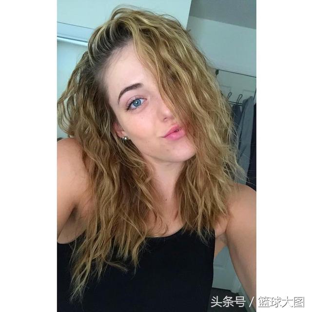 你说颜值高的女生不打球？康大美女球员啪啪啪打脸