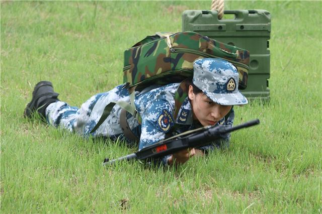 最美女兵写真曝光！飒