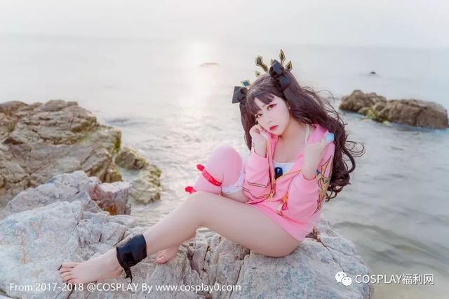 伊斯塔凛Cosplay御姐控水着胖次本子福利图片