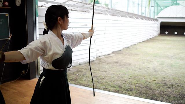 一组日本弓道、剑道部高中女生的真实照片