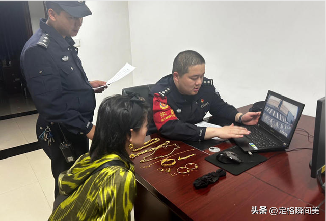 女子坐火车，如厕时将丝袜里130g黄金跌落轨道，吃瓜网友让人笑喷