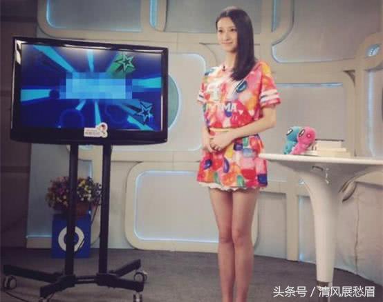 90后央视美女主持，因走秀内裤脱落走红，直言不在乎