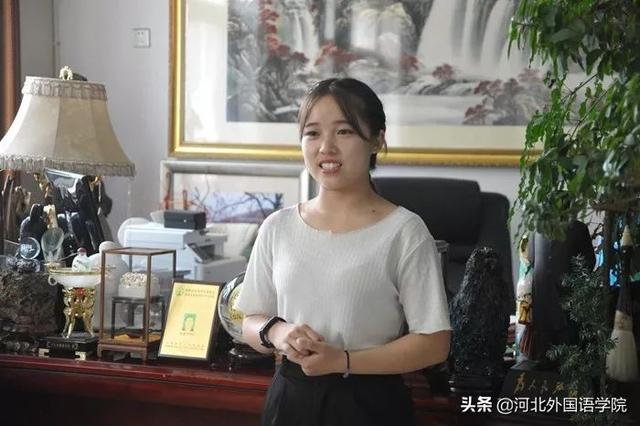 美女大学生用韩语写诗获大奖，校长接见慰问