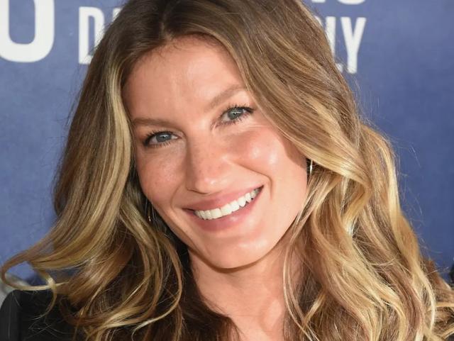 小品复习，当年Gisele Bündchen穿穆斯林长袍去整容