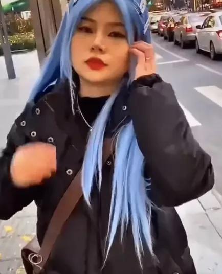 80万粉网红照骗翻车！逐帧调整视频变合成美女，还想弄修图教学