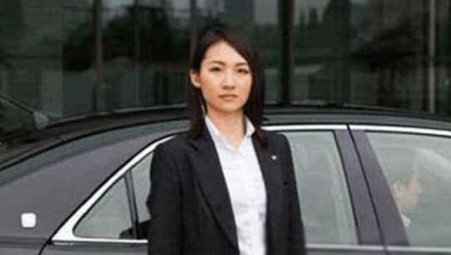 同样是贴身保护，中南海美女保镖惊艳世界，安倍女保镖：我差哪？