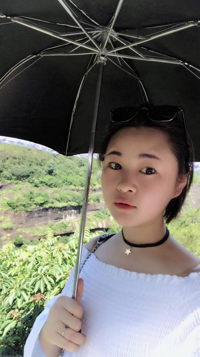 行走武夷山：小美女瑶瑶和摄影师男票之旅