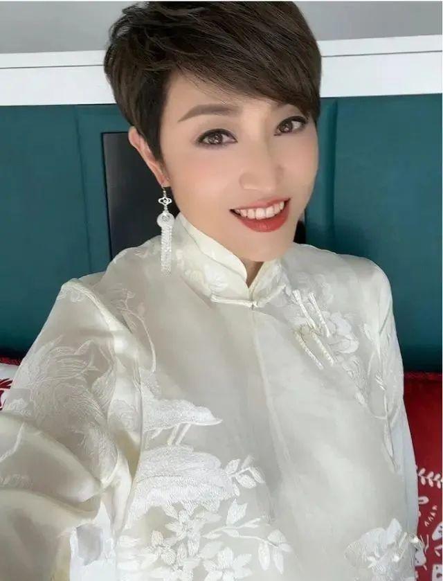 中国十大冻龄美女，第一名70岁了，还宛若少女