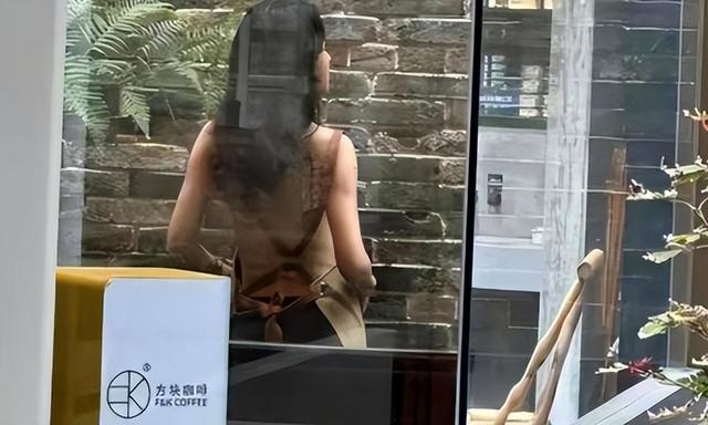 全裸真空上阵！一咖啡店美女员工竟只穿安全裤上班？店家：已报警