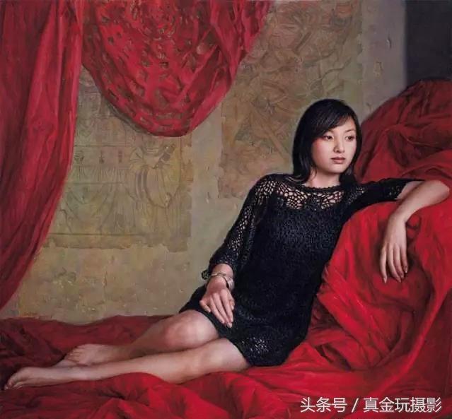 美女画家，画美女真美