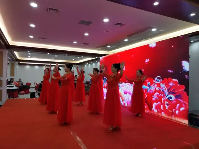 实拍：咸阳兴平一场精彩的唐韵旗袍年会，惊艳