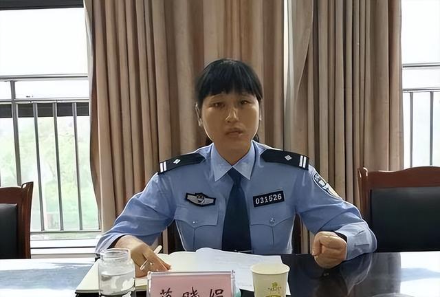 15年前，女警当众脱衣哺乳9个婴儿，上级提拔连升四级，现状如何