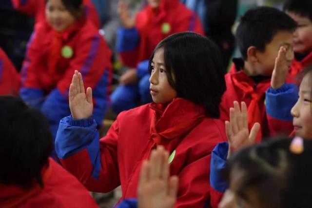 拼多多“为你读书”公益行动首次落地江西山区小学