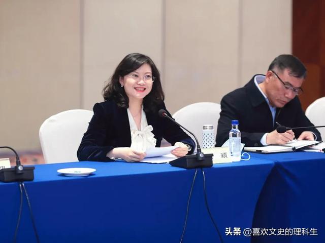 云南80后美女厅长被双开，与多人搞权色交易！