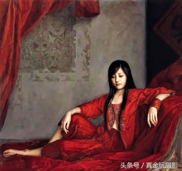 美女画家，画美女真美