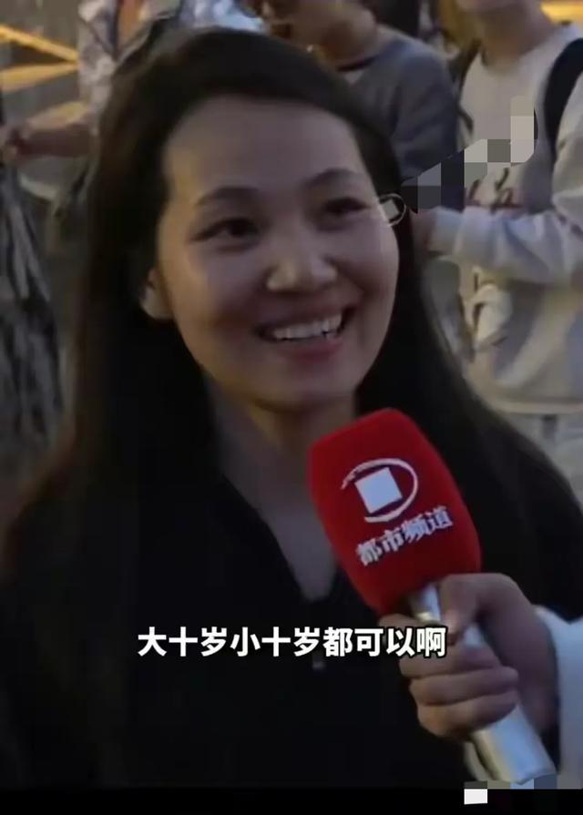 月薪10万！四川美女亲临开封，找王婆说媒，结果评论区笑翻天！