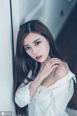 专卖美女(那个专卖“假货”的90后美女)