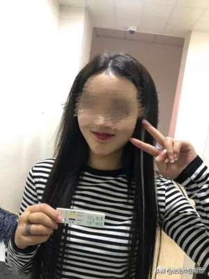 美女吸毒被谁(00后美女吸毒被抓对镜头比了个剪刀手)