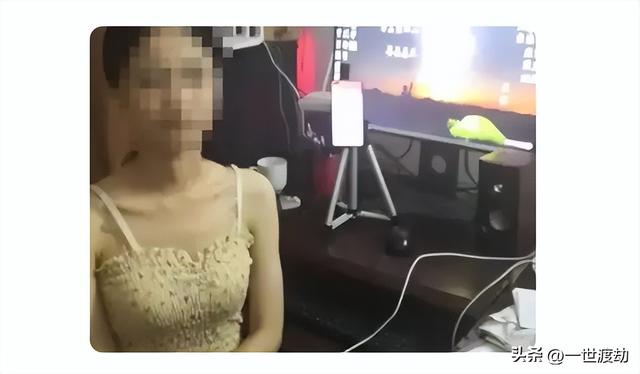 辣眼睛！漂亮女主播户外涉黄直播被警方当场抓捕，网友：谁举报的