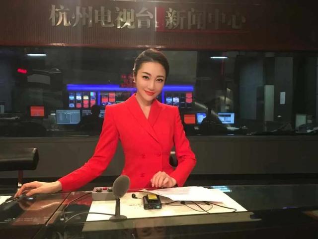 央视美女播音员白影