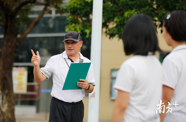 不止跑步跳远俯卧撑！中山这位特级体育老师，最爱带学生发现“美”