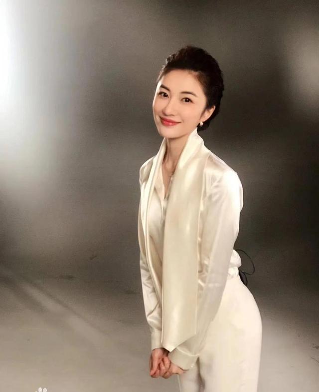 央视美女播音员白影