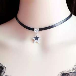 美女用束缚器(美女带颈环（Choker）和腿环没什么好害羞的，多种玩法参考)