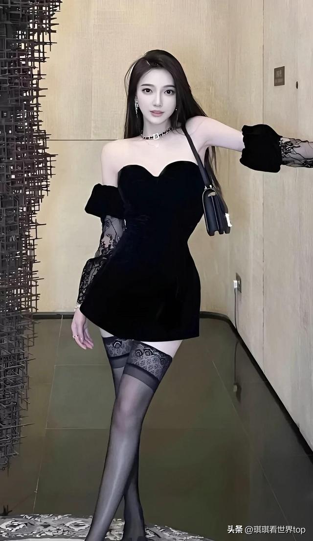 清纯亮丽美女私房高清写真