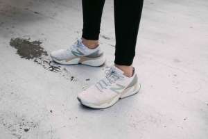 美女nb鞋(New Balance 发布「Test Run」全新试作鞋款 Project 10)