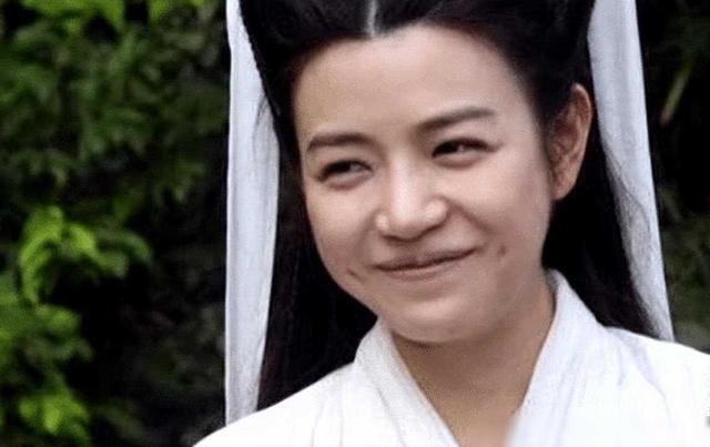 明明姿色平平，却还爱出演“绝世大美女”，自己被喷能怪谁？