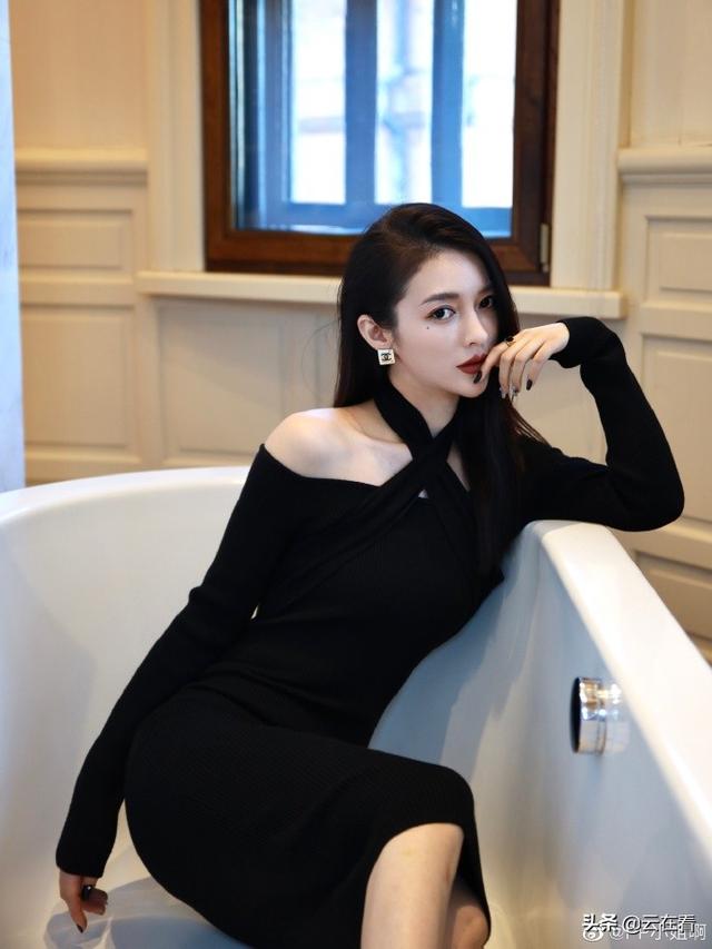 网红美女PP迷人写真欣赏，好漂亮啊