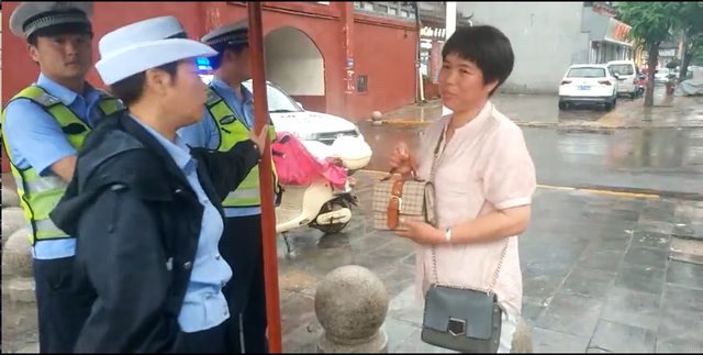 从普通女大学生蜕变成合格警花，她经历了什么？