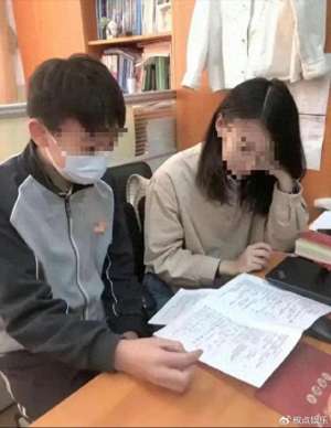 我的21岁美女老师(女教师勾引男学生系列)